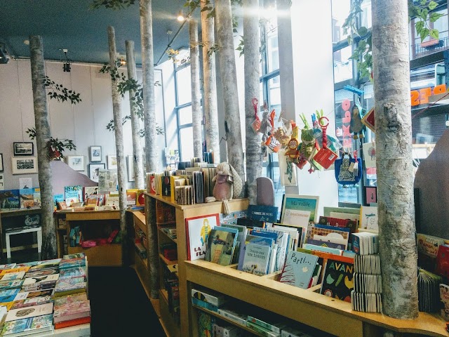 La Maison De La Litterature De Jeunesse "Le Wolf"