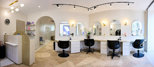 Photo n°1 de L'atelier de Lucie ( SARL RN2G ) à Yerres (Salon de coiffure)