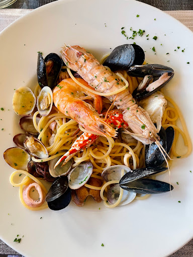 La Rosa Scarlatta Ristorante Pizzeria Gallery - Italy