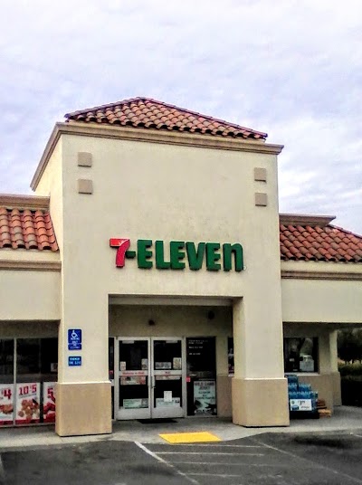 7-Eleven - Closed