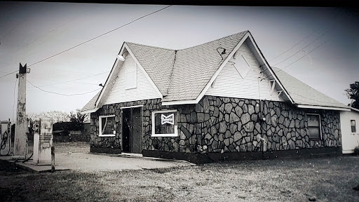Historic Threatt Filling Station Gallery - United States