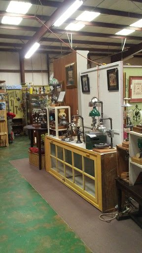 Lindy Antique Mall - Thumbnail