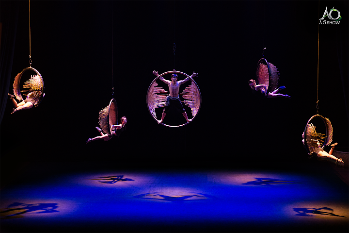 A O Show - Lune Production by null