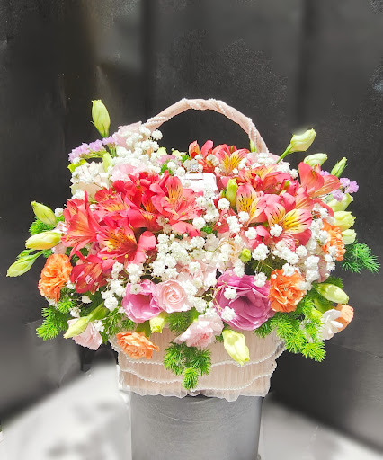 Reign Laila Florist & Gifts Boutique - Thumbnail