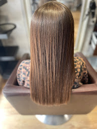 Photo n°19 de Couleurs Latine | Salon de coiffure - coiffure à Six-Fours-Les-Plages à Six-Fours-les-Plages (Salon de coiffure)