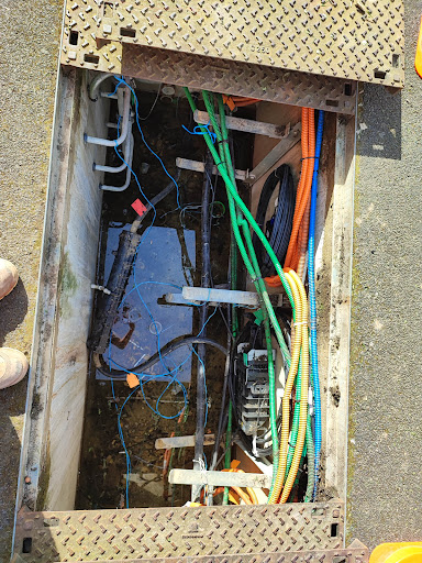 Fibre & Vous: Création et maintenance de réseaux opérateurs, déblocage de fourreau / Recherche de regard télécom - Thumbnail