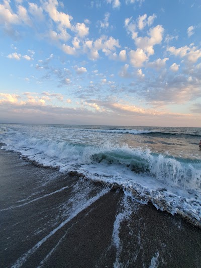 Thrown Sand