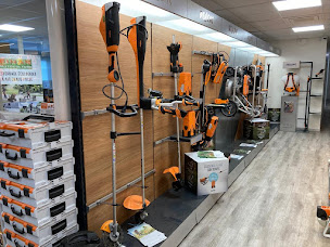 Photo n°1 de FINAS MOTOCULTURE à Reyrieux (Magasin de matériel de motoculture)