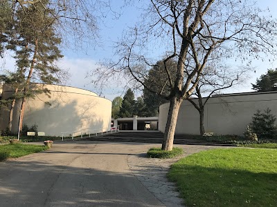Photos of Funeral Center Montoie