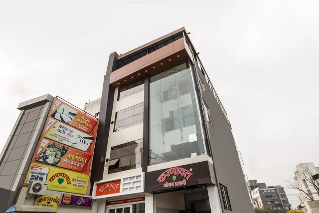 OYO 48468 Hotel Karnawat Palace