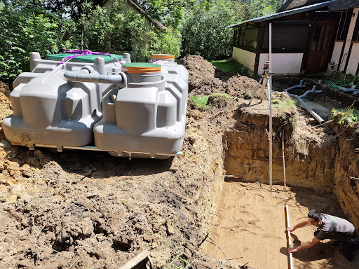 Photo de EURL ACTIBENNE | service d'assainissement, récupération eau de pluie piscine et terrassement à Nevoy (45500)