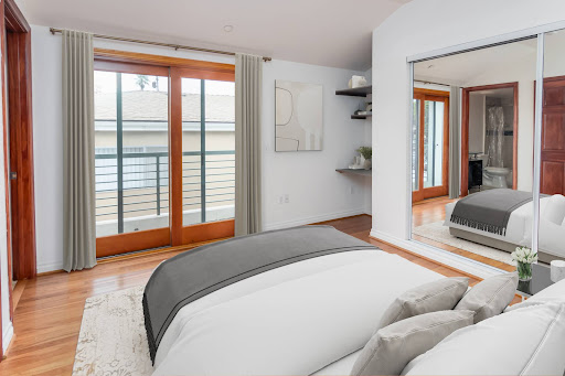 Philippe Properties Listing Agent, Santa Monica, Los Angeles, Berkshire Hathaway HSCP Dre#01895315 - Thumbnail