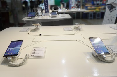 Photos of Samsung Experience Store - Karebosi Link