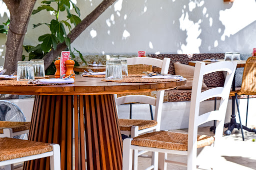 Photo 12 - Coti'tacos burger