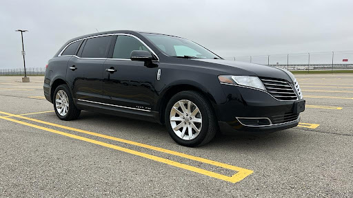 Metro DTW Sedan (Detroit Airport Limo Service) - Thumbnail