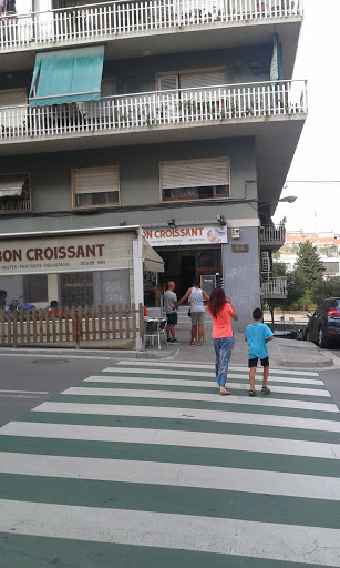 Bon Croissant - Thumbnail