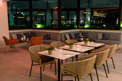 Longitude 12 Bistrot & Jardin
