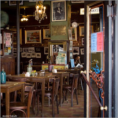 Photos of La Perla Bar