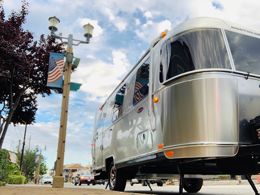 TEAM BLUE WOLFE GLAMPING GETAWAYS