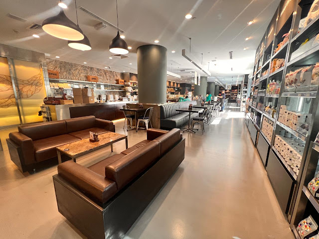 Jones the Grocer by null