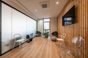 Photo n°5 de Cabinet du Dr Charles MALTHIEU, Implantologie et Parodontologie à Amiens (Cabinet dentaire)