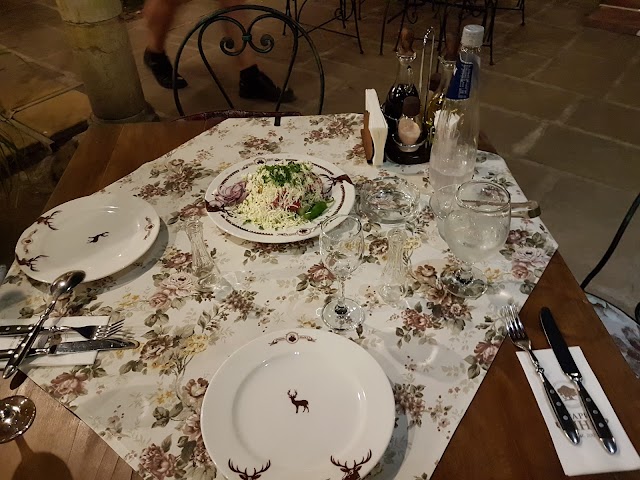 Ресторант "Стария Чинар"