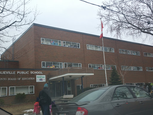 Leslieville Junior Public School Logo