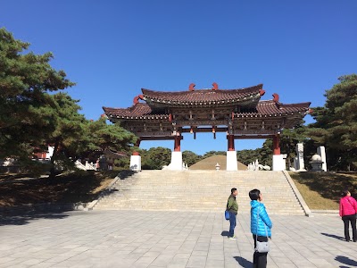 Photos of Tomb of King Tongmyong