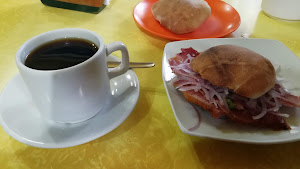 Cafetería Raymondi 8