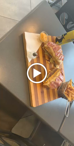 Photo 4 - PIZZA BURGER