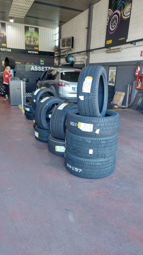 LACOPERTON - Driver Center Pirelli - Thumbnail