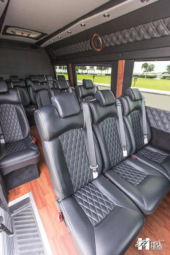 His and Hers Limousines - Thumbnail
