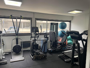 Photo n°6 de Cabinet Paramédical Issy Kiné Santé et Sport - Care à Issy-les-Moulineaux (Ostéopathe)