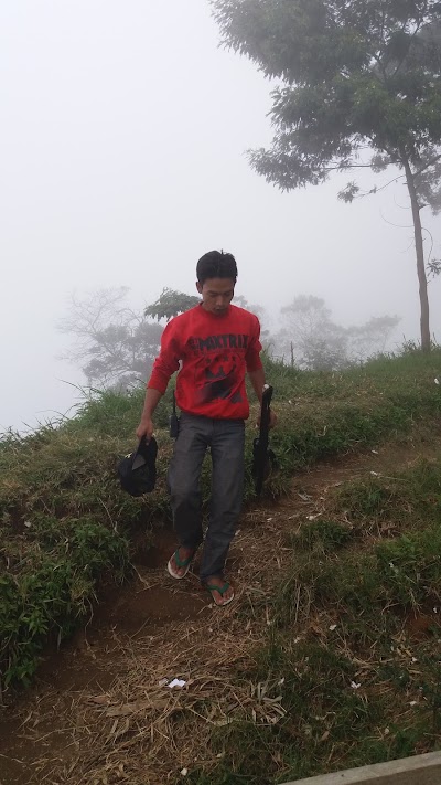 Photos of POS 1 jalur Pendakian Gunung Sumbing Via Adipuro