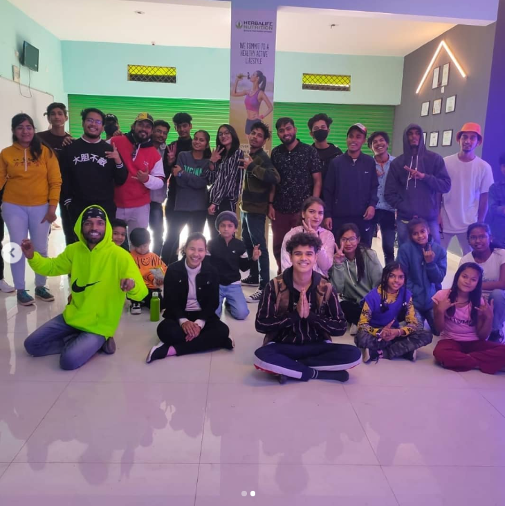 Mtssoni Studio Of Dance And Art Bollywood Hip Hop Contemporary Popping Zumba Dance Classes Sagar