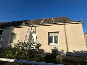 Photo n°9 de Rénovation toiture gouttière velux cheminée façade Jura 39 à Messia-sur-Sorne (Menuisier)