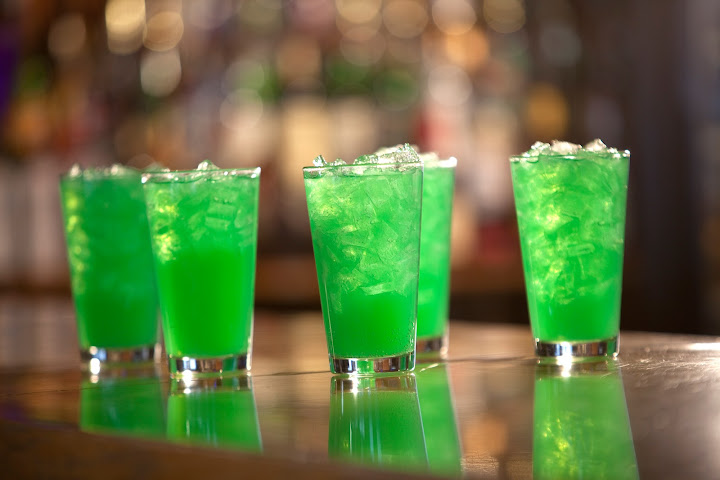 Ernie's on Gull by null