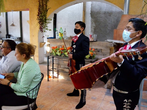 Mariachi Gama mil de puebla y el Osito polar
