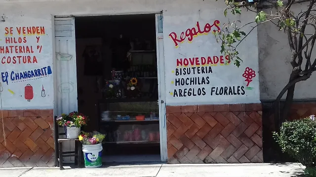 Mercería y floristería "El Changarrito"