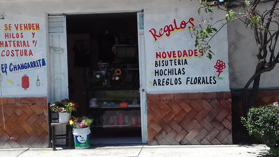 Mercería y floristería "El Changarrito" photo