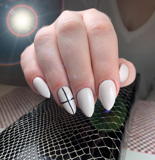 Ianna Boronea Manicure&Naildesign - Thumbnail