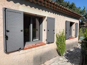 Photo n°11 de Techni Confort à Fréjus (Magasin de stores et de rideaux)