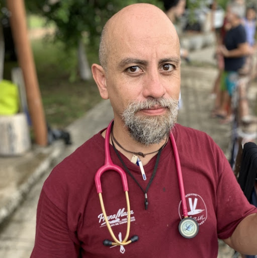 Dr. Alejandro Villanueva Javier, Médico general