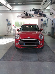 Photo n°4 de Carrosserie Le Blevenec à Plescop (Service de réparation de pare-brise)