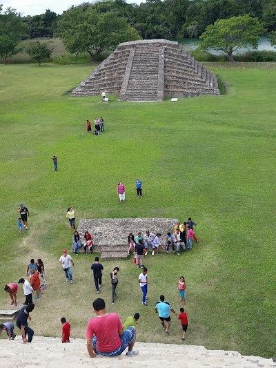Photos of Lagos de Col&oacute;n