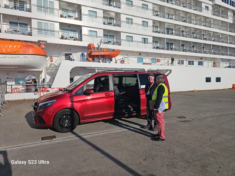 Safe Travels Chauffeur services photo 2