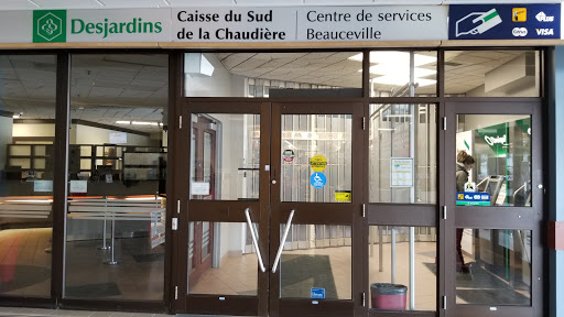 Centre de services Desjardins Beauceville Gallery - Canada