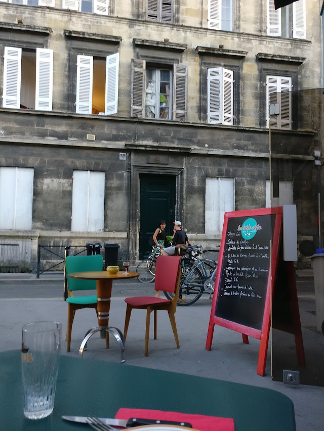 Le Poisson Rouge Bar