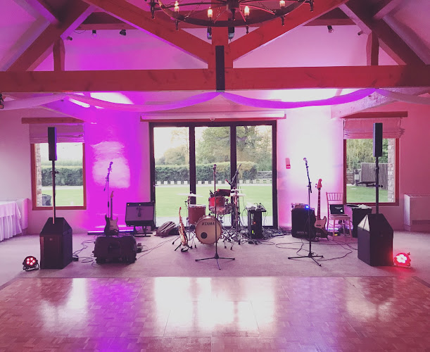 Comments and reviews of The Trends Party Band
