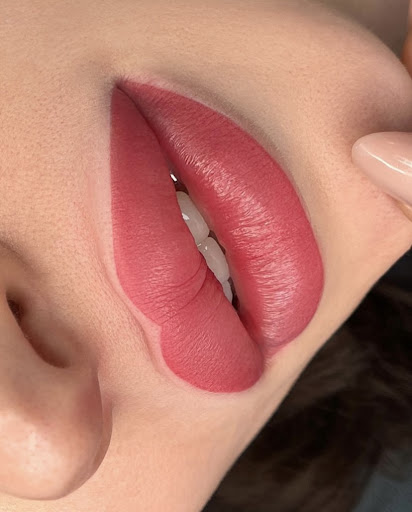 Luxury Contour – Make-Up, Permanent Make-Up and Lippen Unterspritzung HYALURON ohne Nadel by Lea - Thumbnail